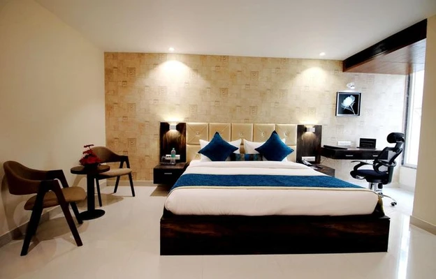 couple friendly hotels in pinnacle by 1589 hotels lucknow